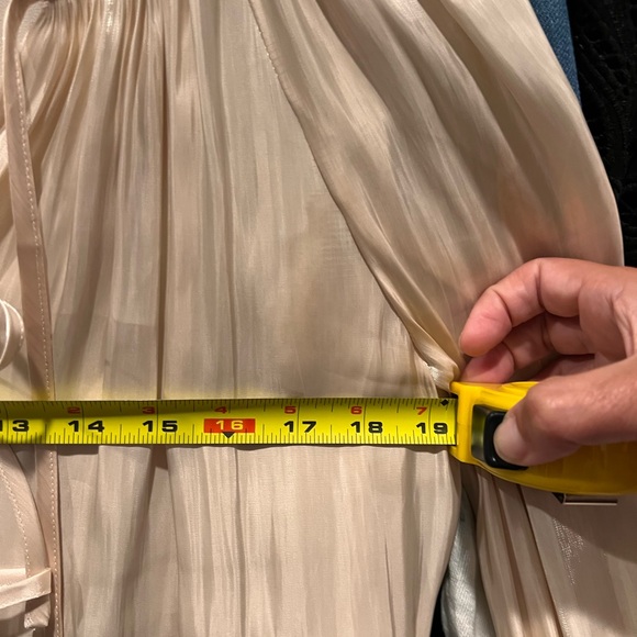 Cinq a Sept stunning Christie Top chic ivory tiered w bows 3/4 arm - Picture 11 of 11